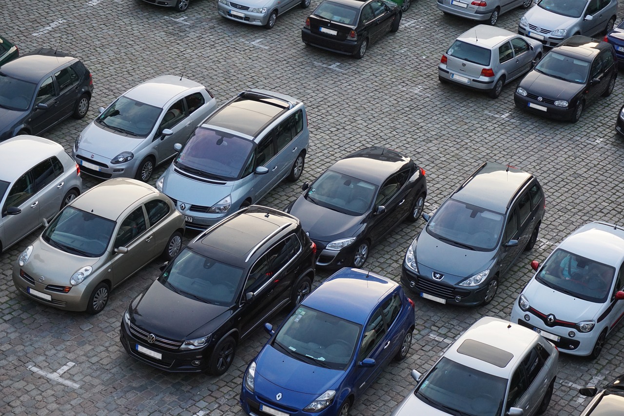 С начала года 26 компаний подняли в России цены на автомобили — URA.RU