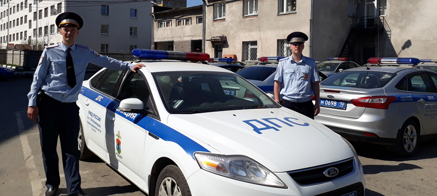 Гаи петрозаводск. Инспектор ГАИ Петрозаводск. ГИБДД Петрозаводск Ленинградская. Инспектор ДПС Петрозаводск Кондратьев. Минянкова ГИБДД Петрозаводск.