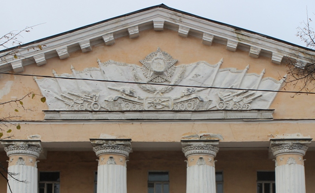 Правительство Карелии не комментирует претензии РПЦ на бывший Дом офицеров в Петрозаводске