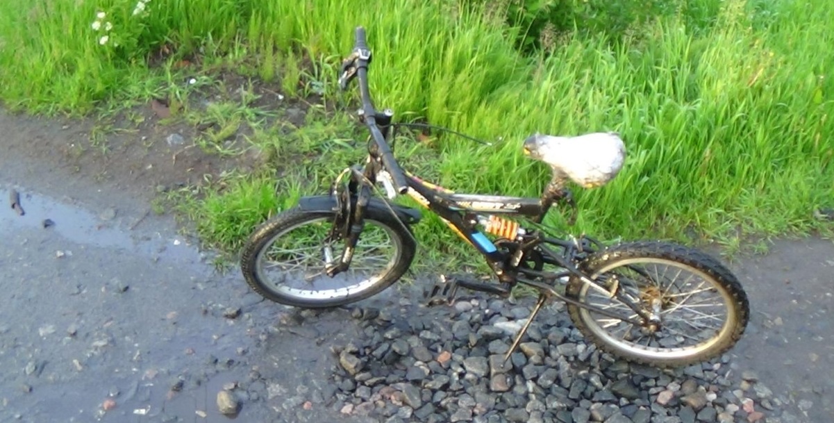 В Карелии 6-летний велосипедист врезался в автомобиль 