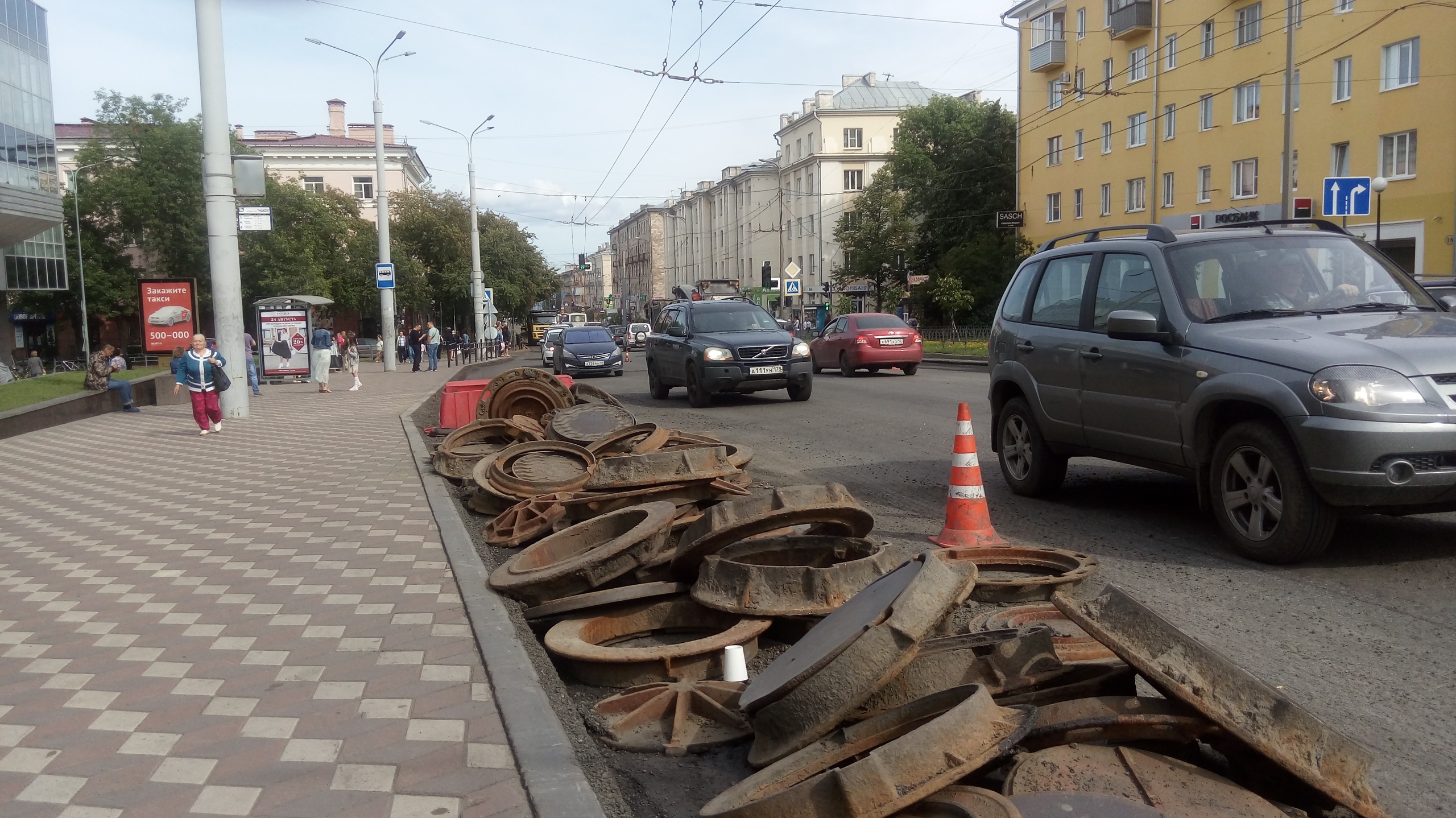 ФОТО: На проспекте Ленина заменят 27 тысяч квадратных метров старого асфальта