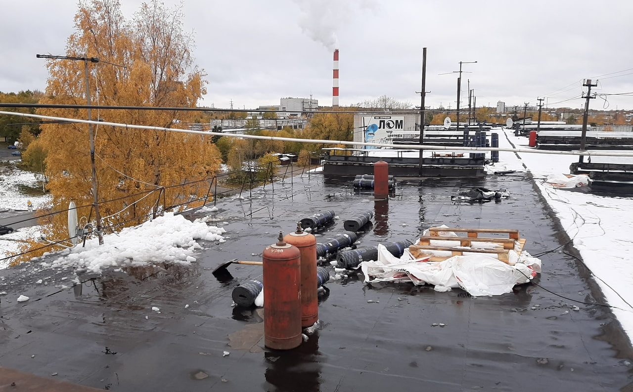 Птз говорит петрозаводск. Дождь кровля МКД. Крыши Петрозаводска. Кровля в Петрозаводске. Крыши Петрозаводска открытые.