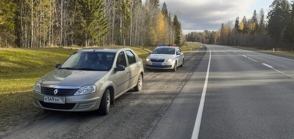 Водителя с просроченными правами оштрафовали на трассе в Карелии