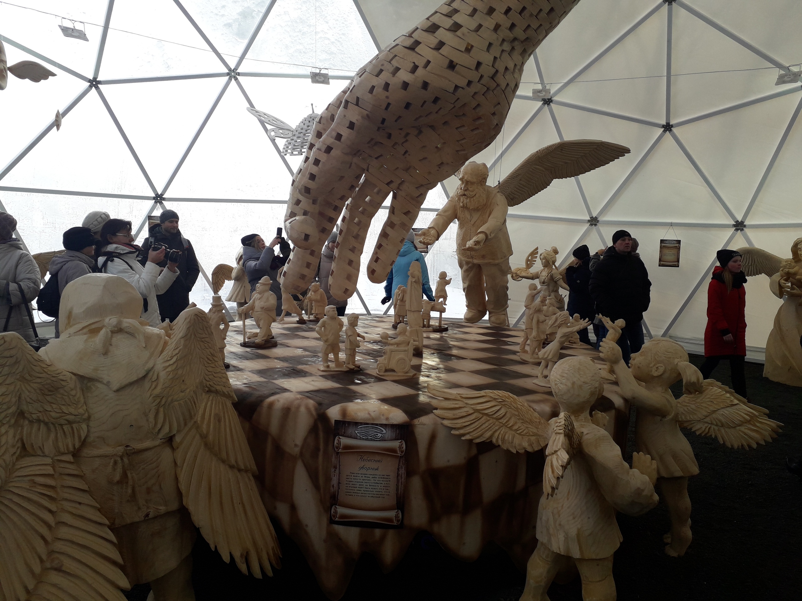 В Карелии открылась выставка уникальных ангелов из дерева (ФОТО и ВИДЕО)