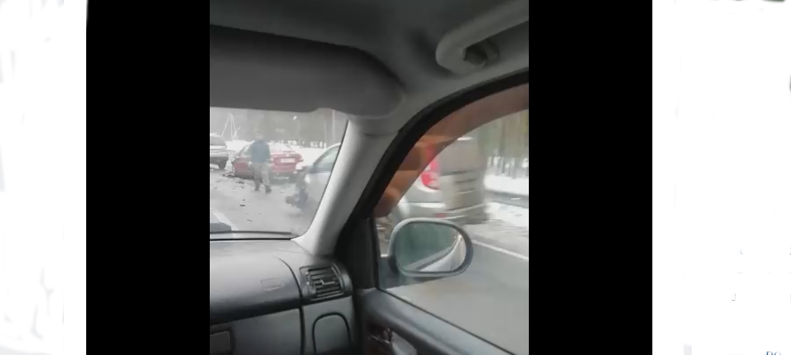 Пять автомобилей столкнулось на трассе в Карелии 