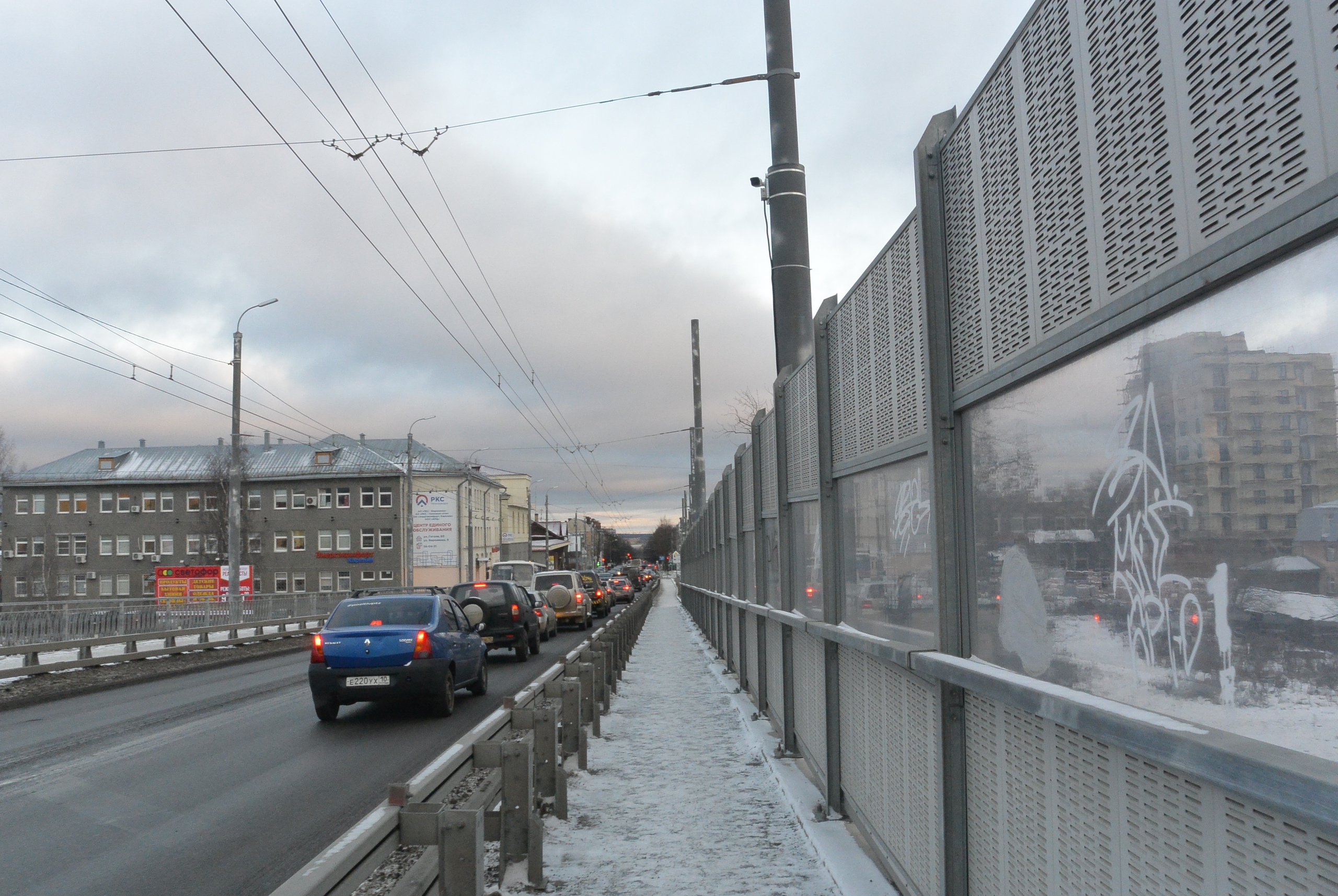 Гоголевский мост взяли под круглосуточное видеонаблюдение (ФОТО)