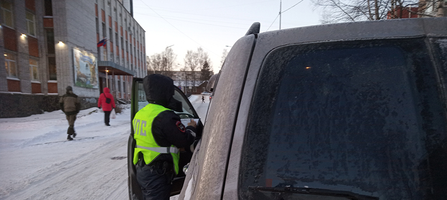 Автоинспекторы Петрозаводска оштрафовали водителя, с нарушениями перевозившего ребенка