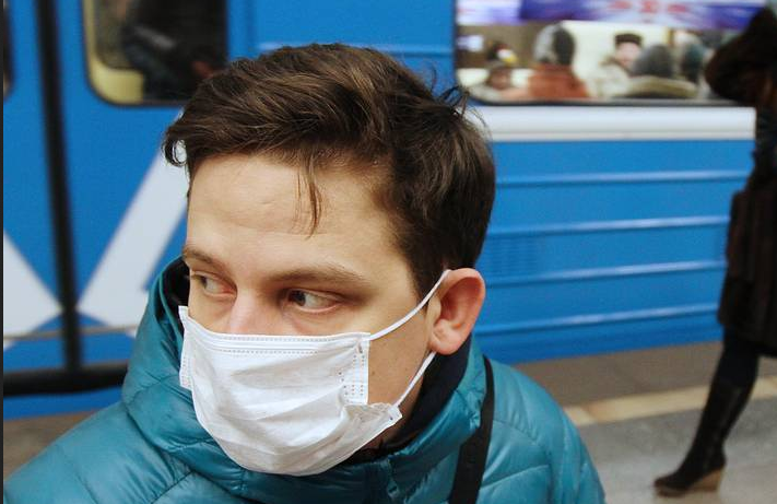 Аптекам грозит лишение лицензий за завышение цен на медицинские маски