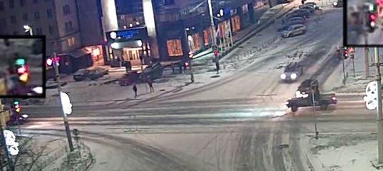 Два автомобиля, выехавшие на перекресток на желтый, столкнулись в Петрозаводске (ВИДЕО) 