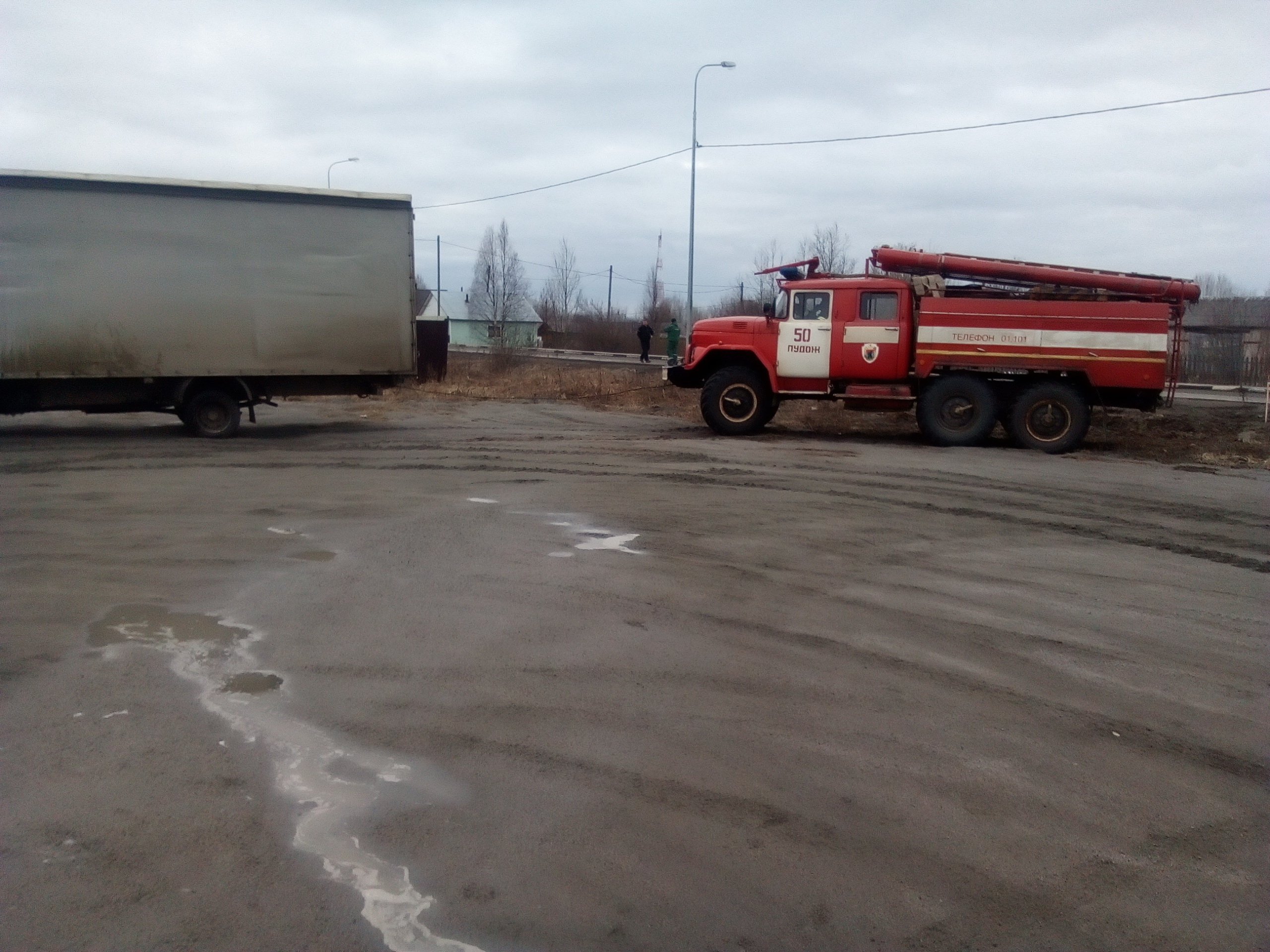В Карелии грузовик вспыхнул на газовой заправке (ФОТО)