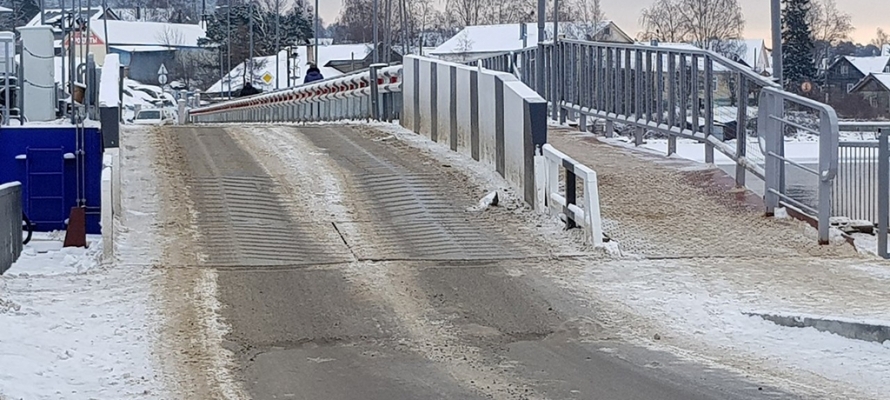 Наплавной мост в Петрозаводске временно перекроют