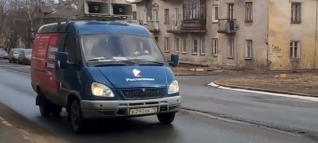 Жителей Петрозаводска просят оставаться дома через громкоговоритель (ВИДЕО)