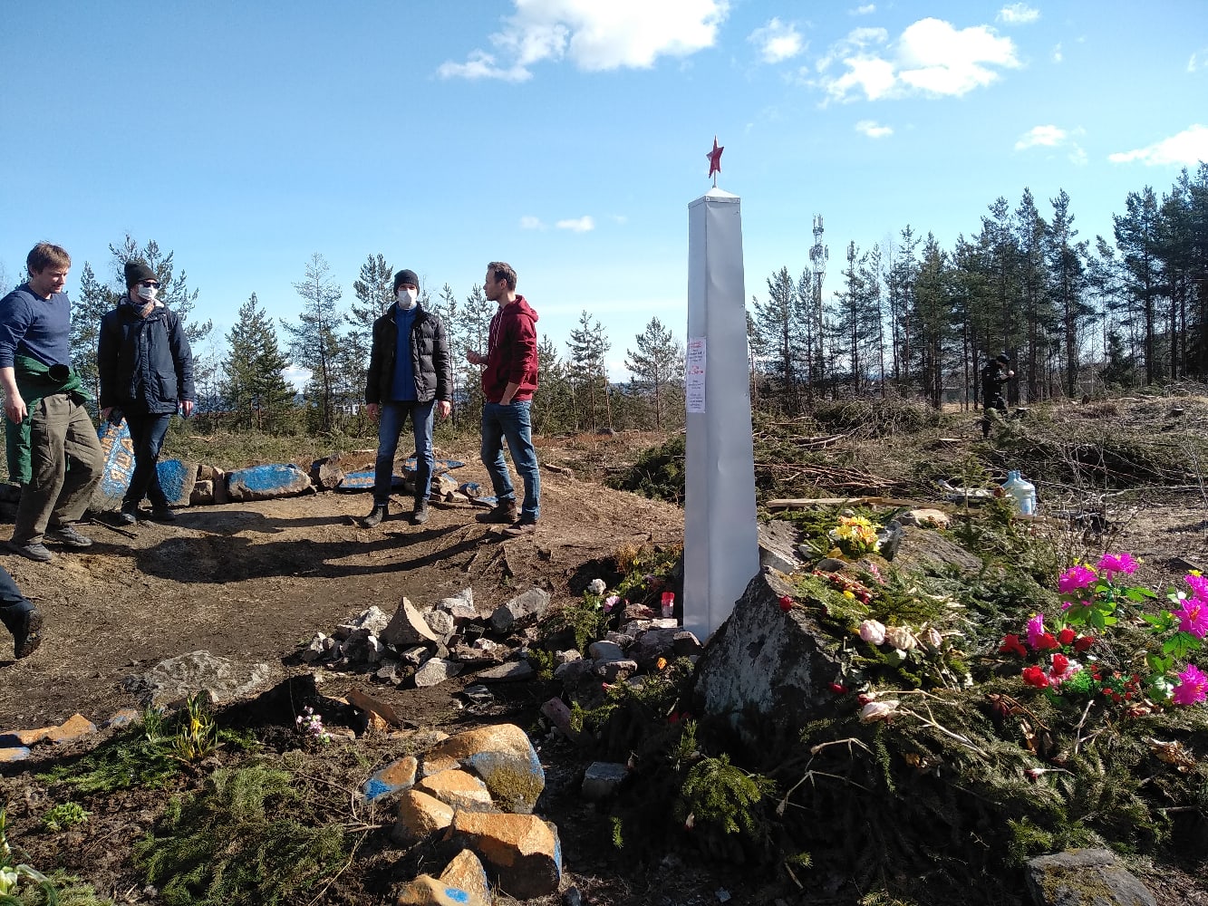 Активисты восстановили памятный знак бойцу Якову Степанову в Каменном Бору  (ФОТО)