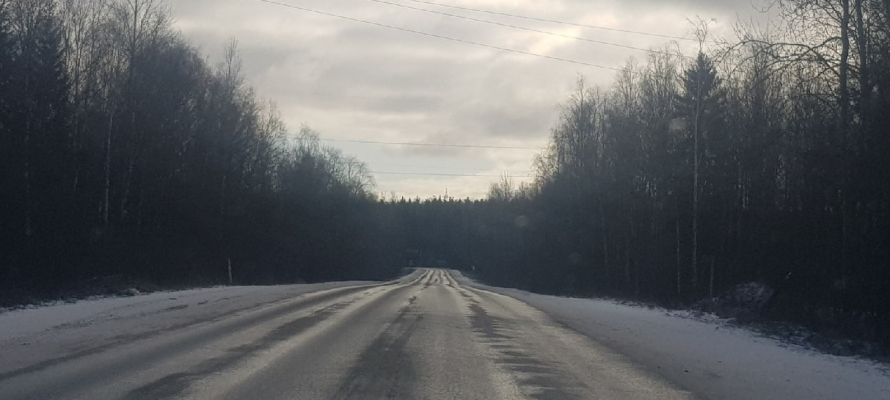 Участок трассы в Карелии перекроют для проезда грузовиков