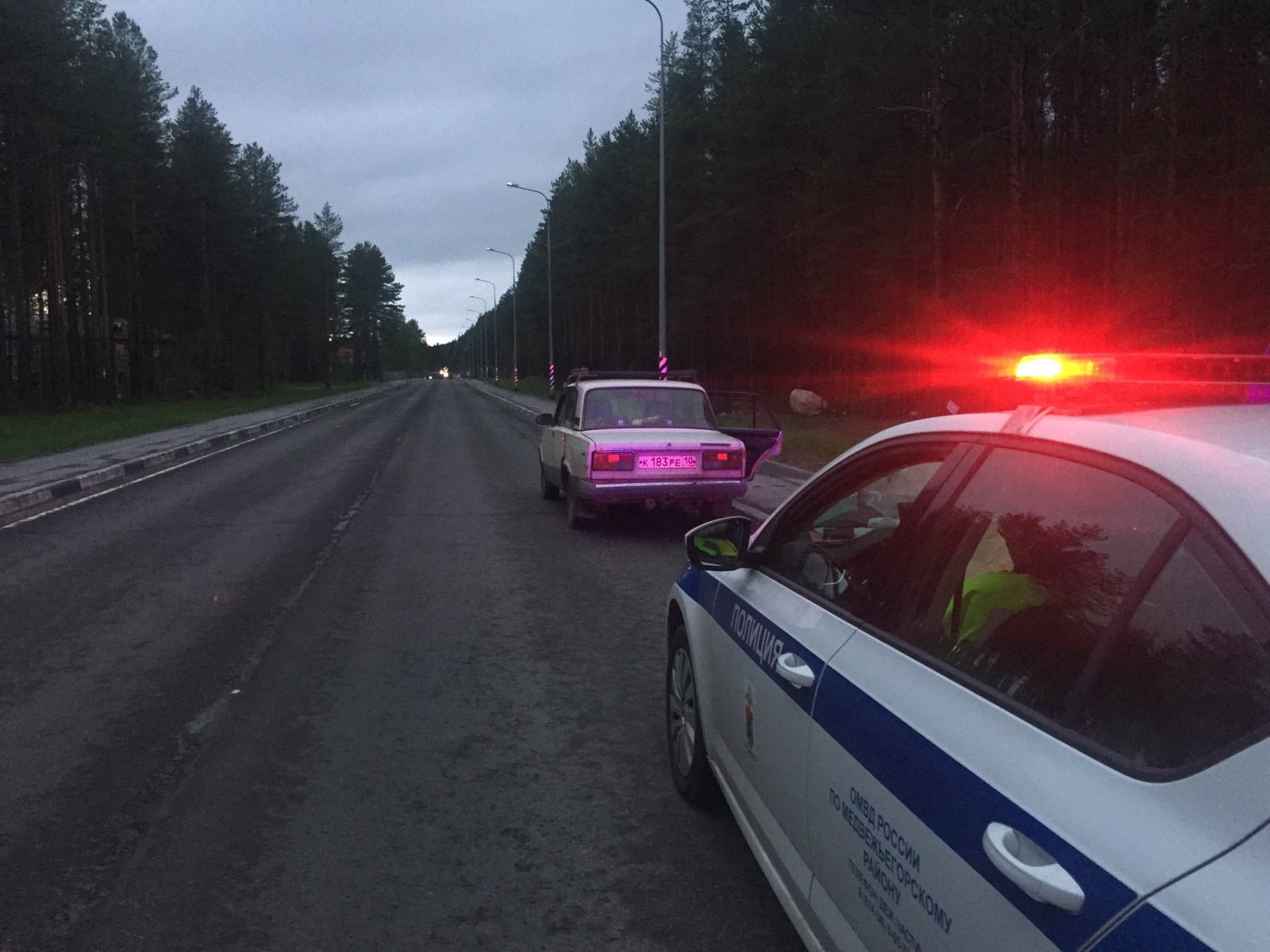 На федеральной трассе в Карелии остановили пьяного водителя "Жигулей" 