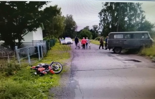 Мотоциклист попал в больницу после столкновения с УАЗиком  в поселке Карелии