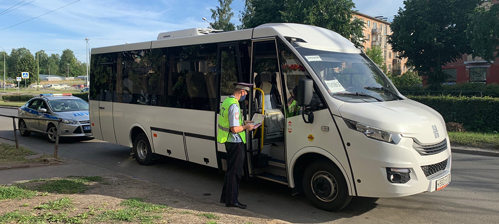 Питер петрозаводск автобус. Автобус Петрозаводск. Маршрутка Петрозаводск. Маршрутка ПАЗ Петрозаводск. Автобусы Петрозаводска 2000.