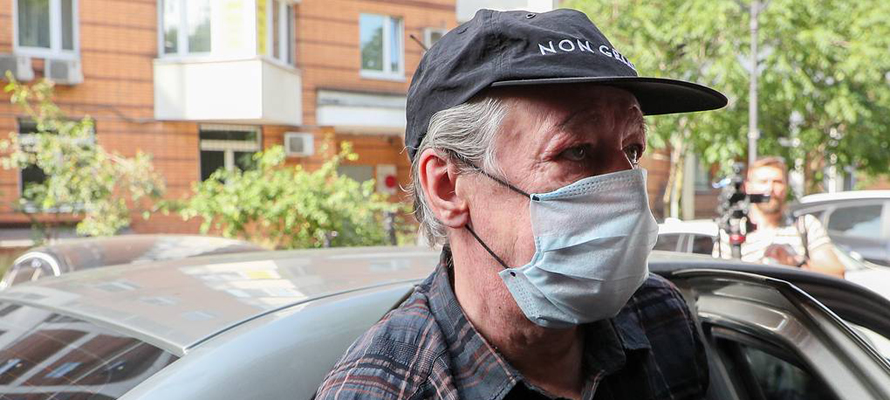 Состояние здоровья Ефремова ухудшилось, заявил адвокат