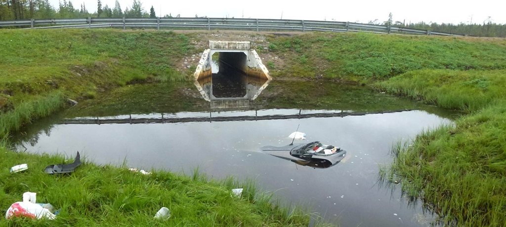 Мурманчане едва не утонули в водоотводной канаве в Карелии