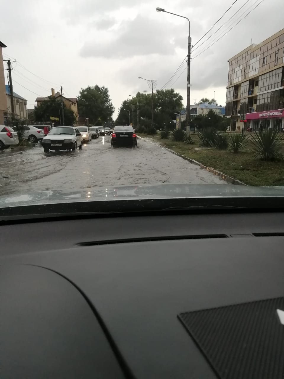 Ливень затопил Анапу (ФОТО)