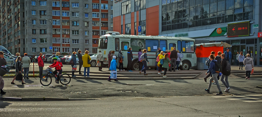 В Петрозаводске за прививками выстраиваются большие очереди (ФОТОФАКТ)