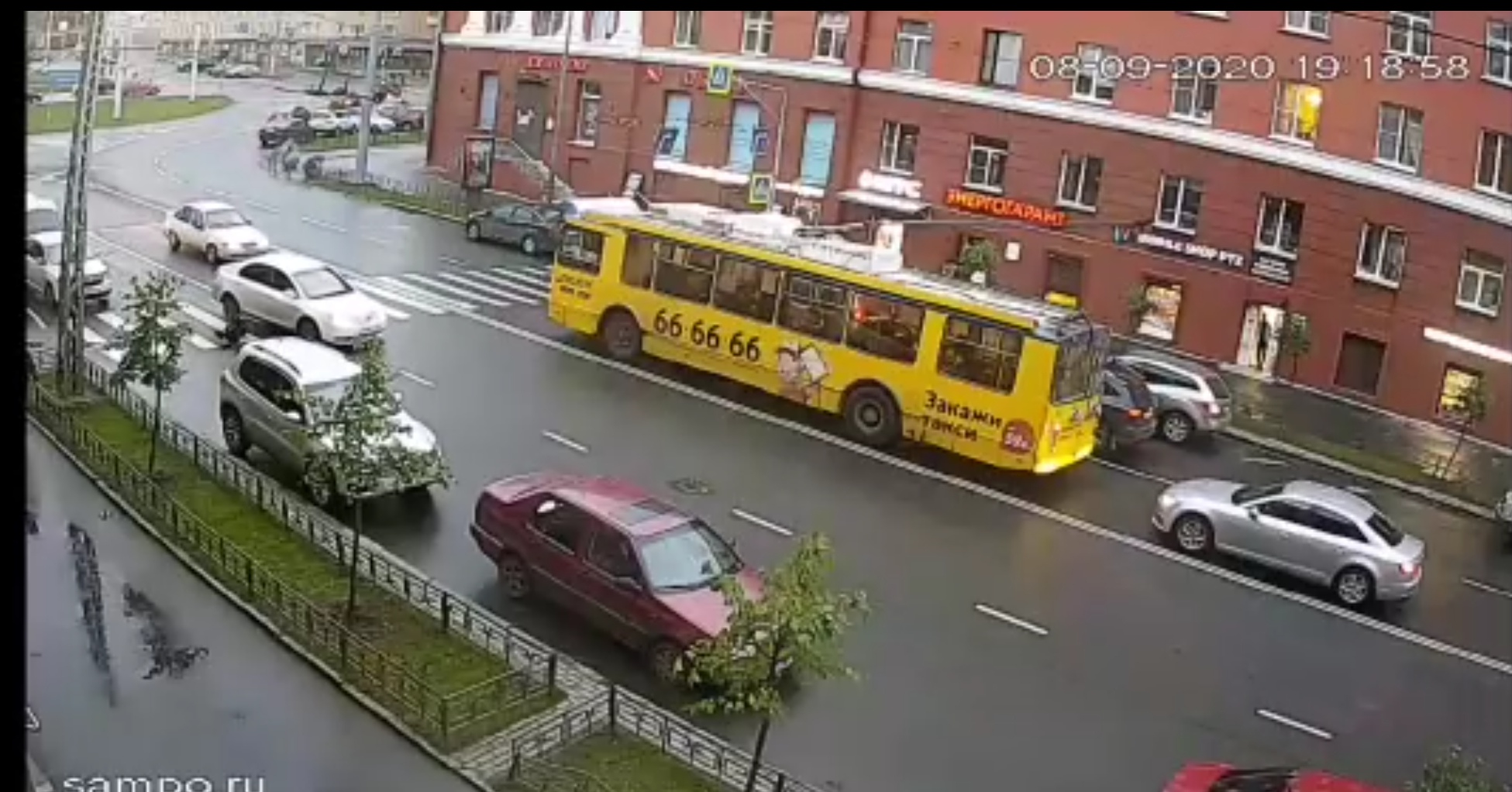 В Петрозаводске ищут очевидцев ДТП, в котором пострадал пешеход (ВИДЕО)