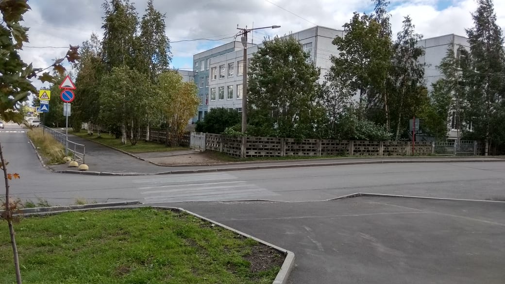В Петрозаводске у школы стерли пешеходный переход (ФОТО)