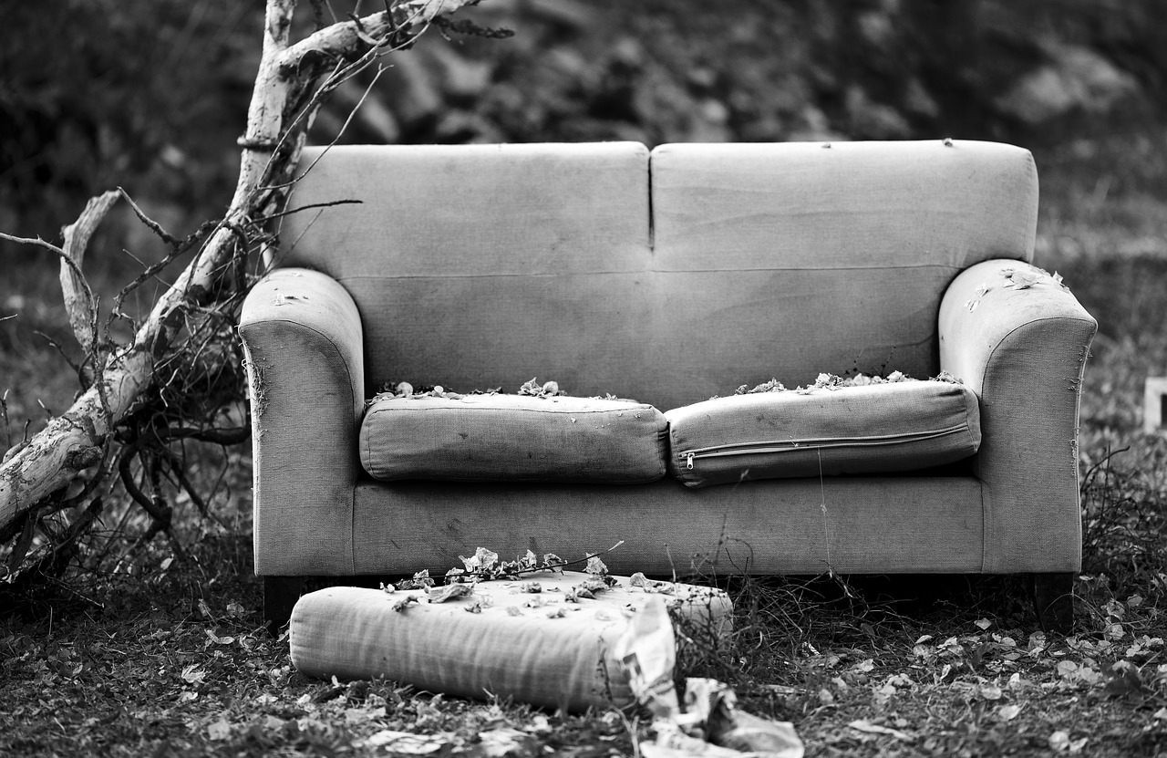 Жители Сегежи спрятали труп в диване 