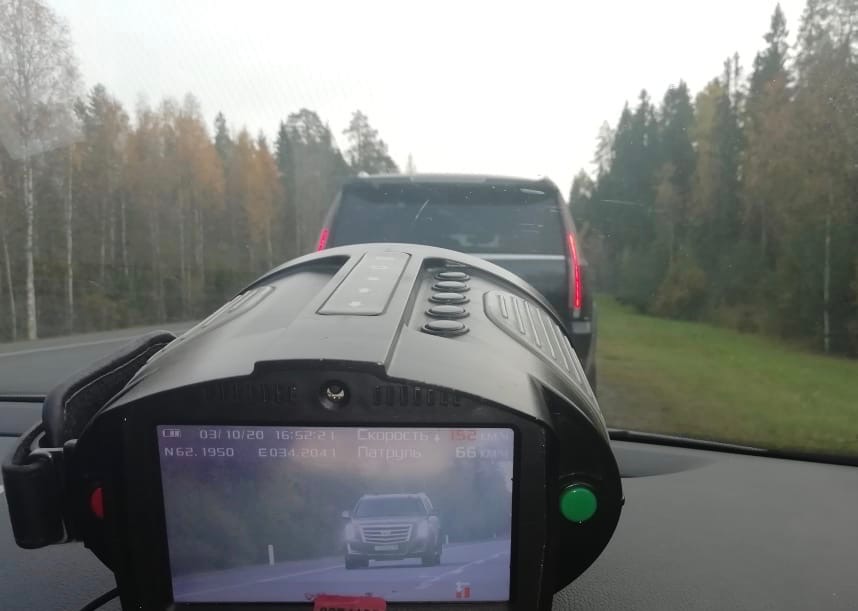 В Карелии водитель разогнал свой "Cadillac", превысив скорость на 62 км/ч