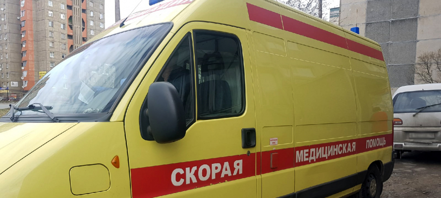 В Петрозаводске 53-летняя мотоциклистка госпитализирована в тяжелом состоянии после ДТП