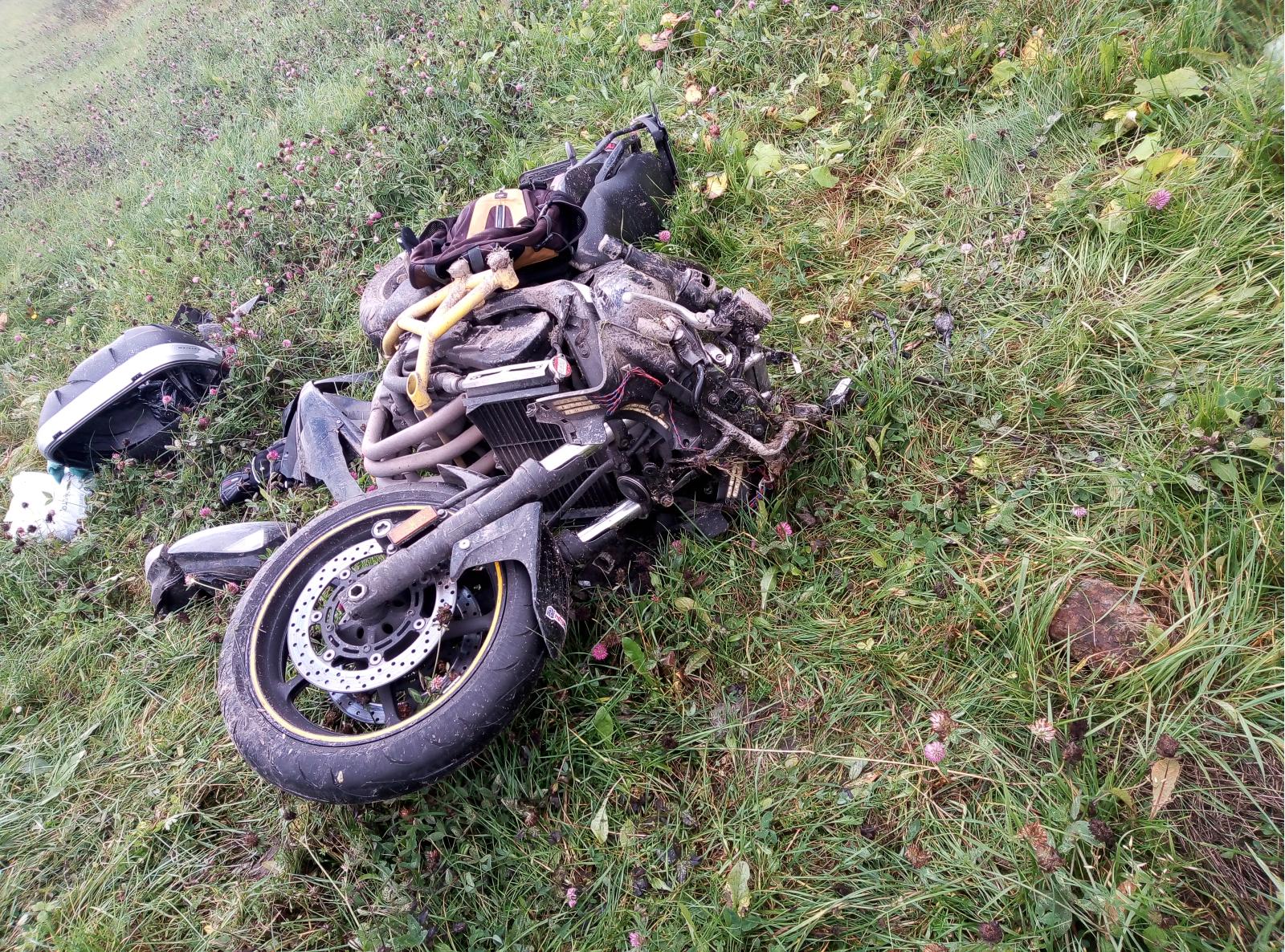 Мотоциклист из Санкт-Петербурга упал в кювет с трассы в Карелии
