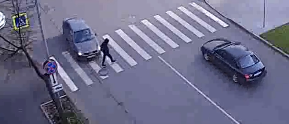 Водитель на полном ходу сбил пешехода на 