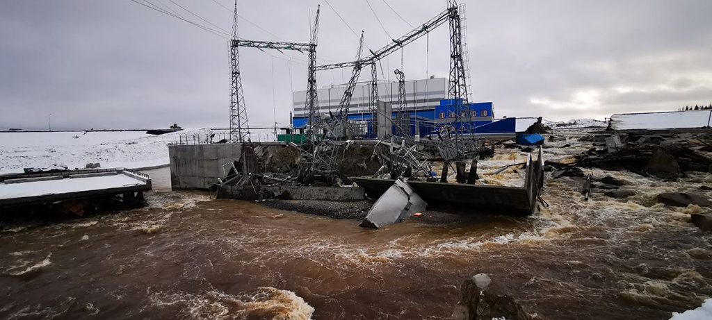 На Белопорожских ГЭС в Карелии вновь прорвало дамбу (ВИДЕО)