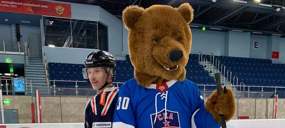 Медведь появился в составе хоккейной команды "СКА-ГУОР Карелия"