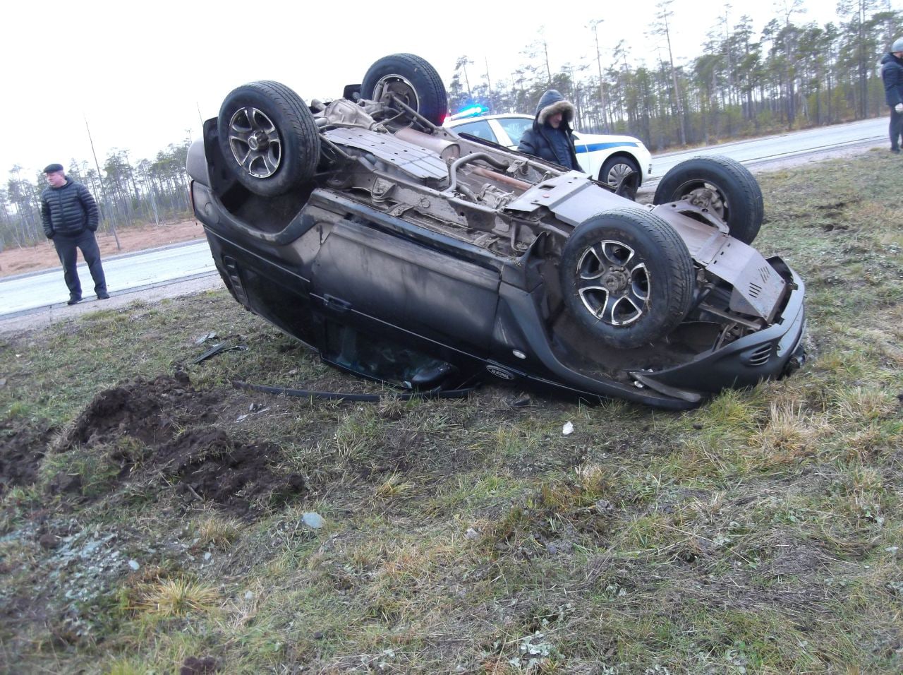 Сразу четыре автомобиля столкнулись на трассе "Кола" в Карелии (ФОТО)