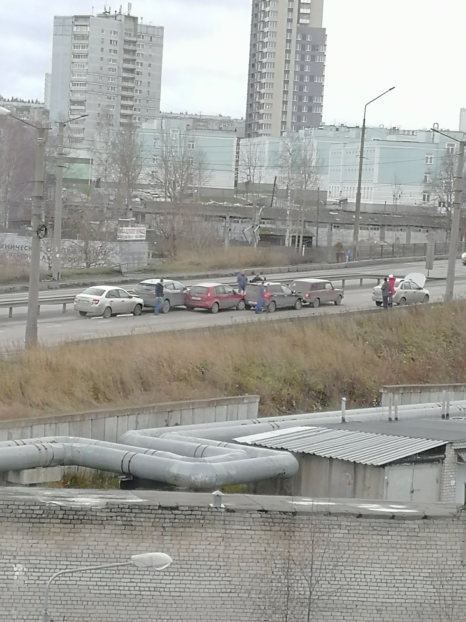 Шесть автомобилей столкнулись на проспекте в Петрозаводске (ФОТОФАКТ)