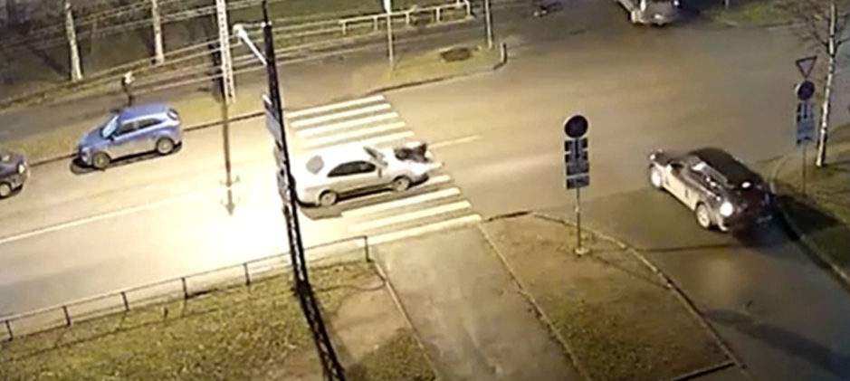 В Петрозаводске нашли водителя, сбившего девочку на пешеходном переходе 