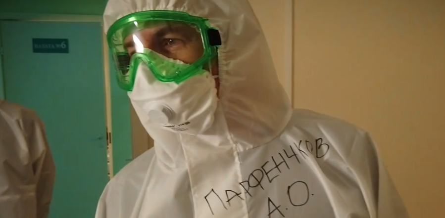 Глава Карелии посетил "красную зону" инфекционной больницы в Карелии (ВИДЕО)
