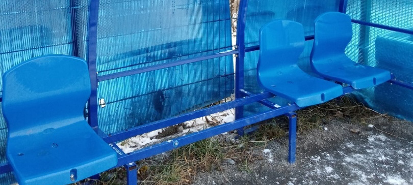 Вандалы вырвали сиденья на новом стадионе в районе Карелии (ФОТО)