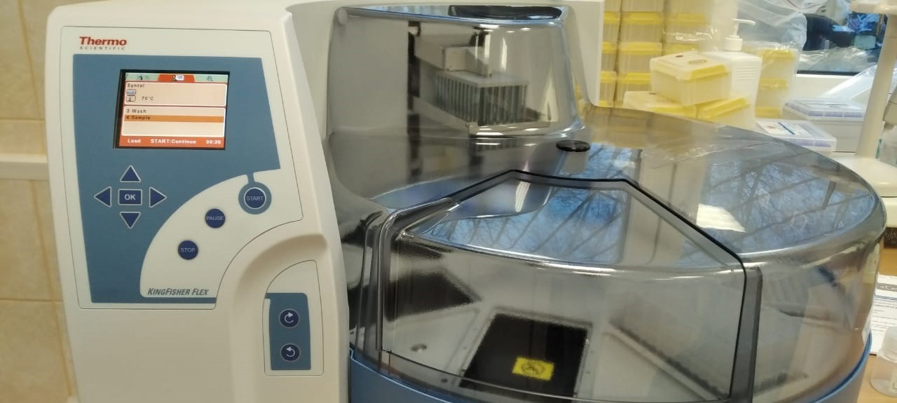 В инфекционную больницу Карелии поступило новое оборудование, позволяющее делать тесты в два раза быстрее
