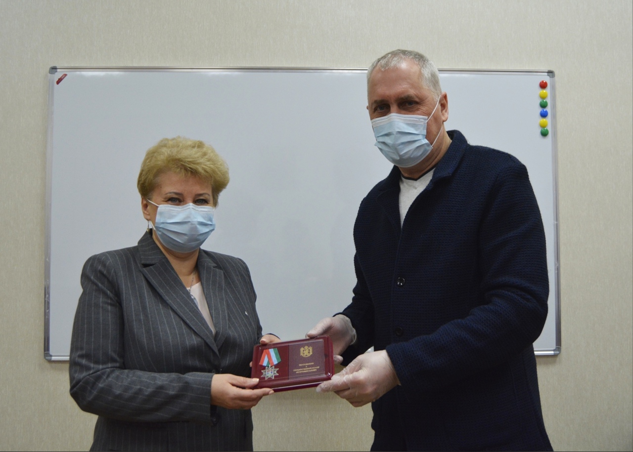 Экс-мэр Костомукши получила медаль за заслуги перед Карелией