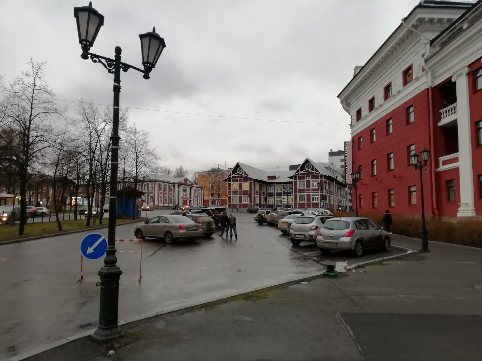 Мэрия ликвидирует еще одну автостоянку в центре Петрозаводска