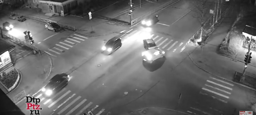 Лобовое столкновение двух автомобилей произошло в центре Петрозаводска (ВИДЕО)
