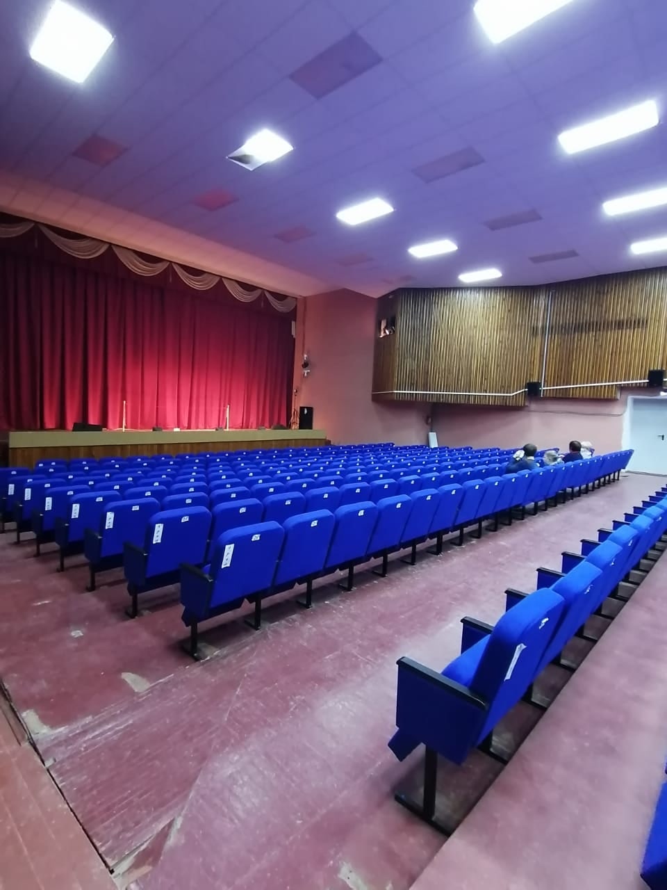 В Карелии открыли современный кинотеатр в облезлом зале Дома культуры