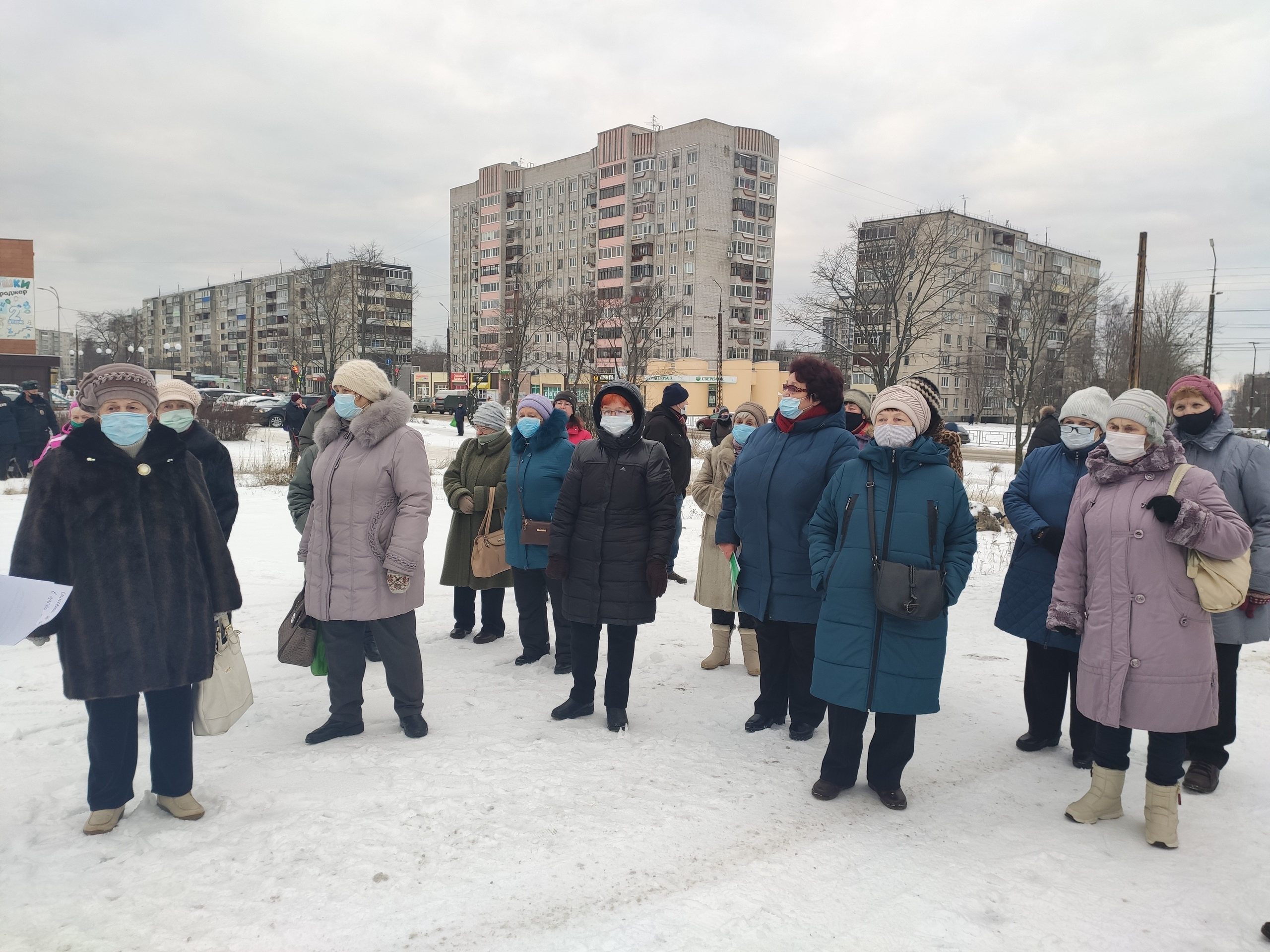 В Петрозаводске жители Кукковки вышли на митинг с требованием не затягивать строительство поликлиники у них в микрорайоне
