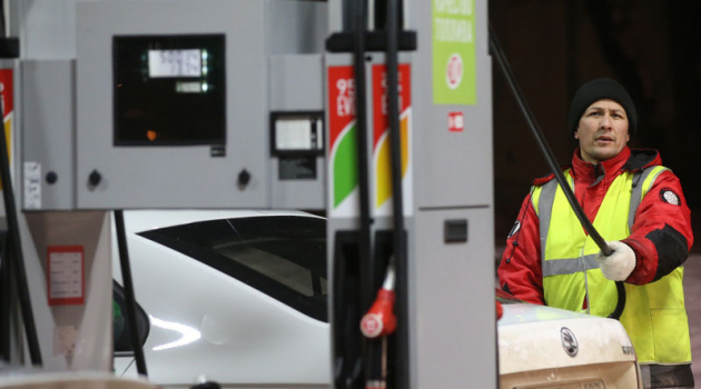 Статистика показала как снижение, так и рост цен на  бензин в Петрозаводске