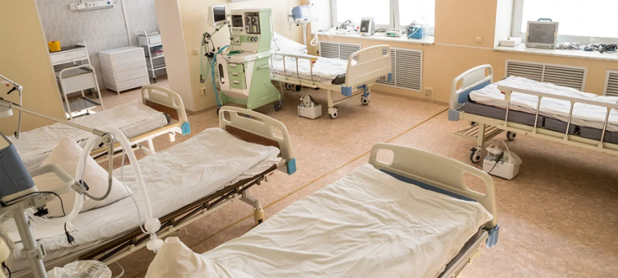 Карельским больницам удалось удержать критический минимум свободных коек для 
коронавирусных 