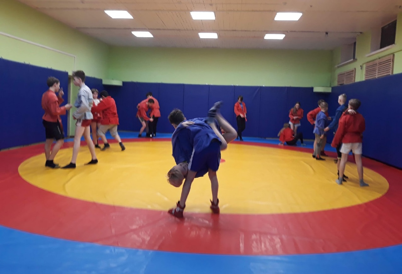 Школы в Петрозаводске получили новое спортивное оборудование и инвентарь