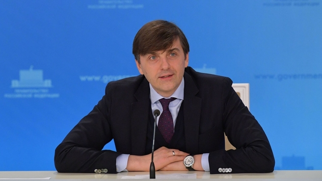 Министр просвещения РФ рассказал, как будет проходить ЕГЭ в 2021 году