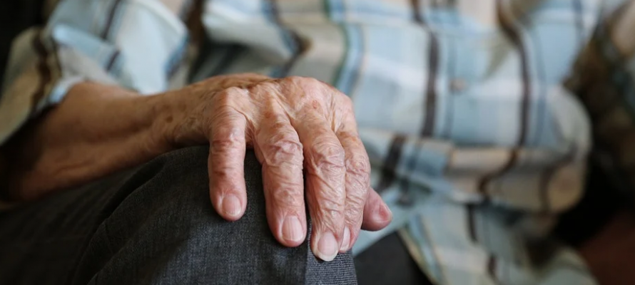 Жители Карелии старше 65 лет могут продлить больничный до 5 февраля